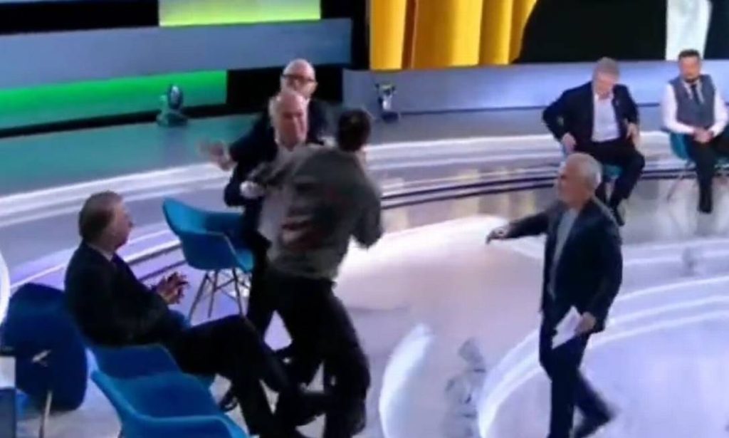 Político ucraniano pró-Rússia é agredido por jornalista após defender Putin em programa de TV