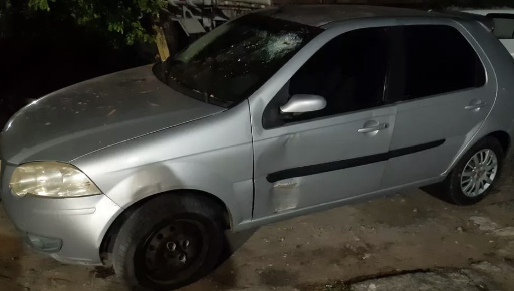 Criminosos roubam carro de policial militar e fazem assaltos em série em Natal