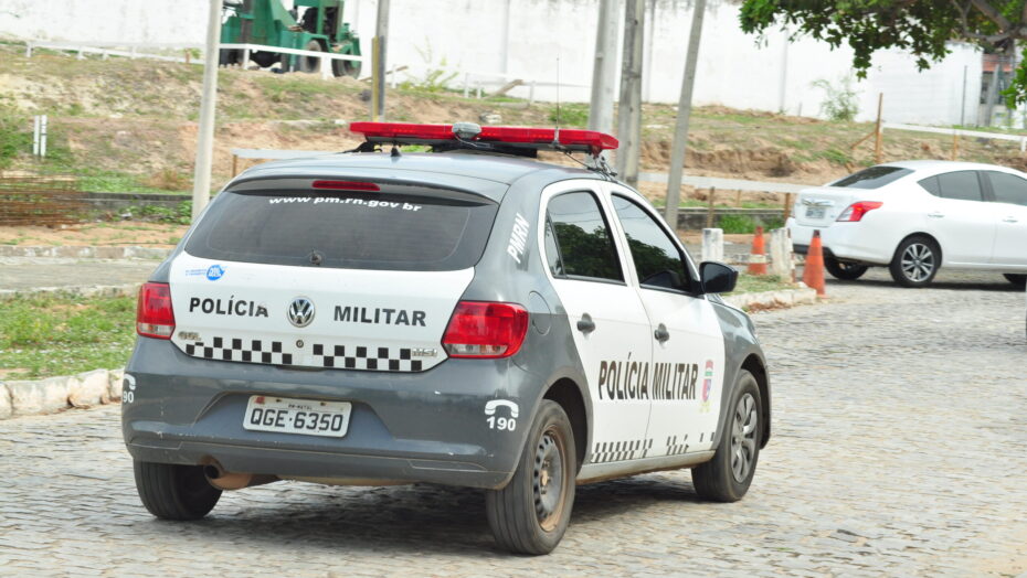 Festa de aniversário em praia do litoral do RN termina com quatro baleados e um homicídio