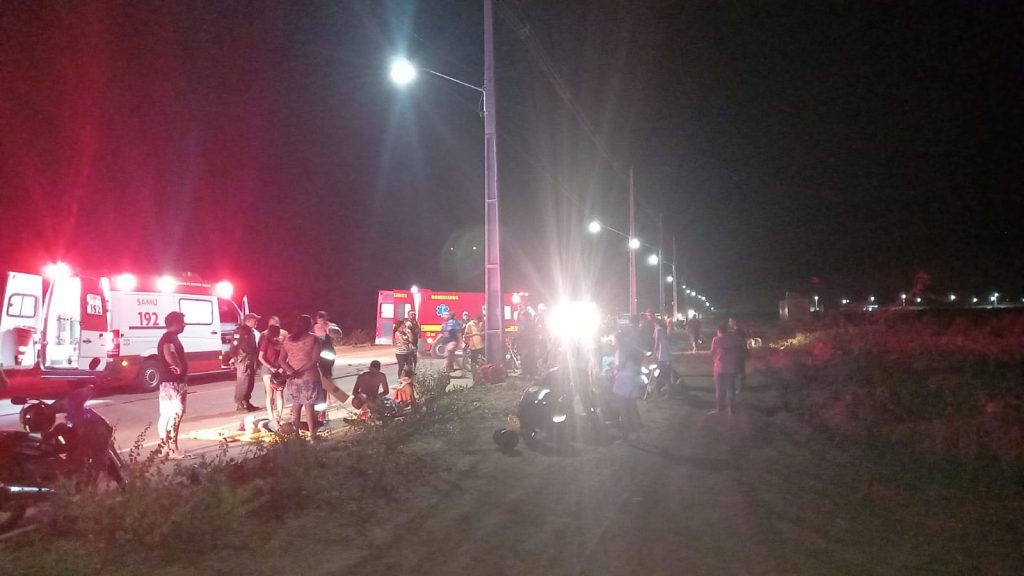 Cinco pessoas ficam feridas em suposto racha em pista do Loteamento Contos do Conde em Mossoró