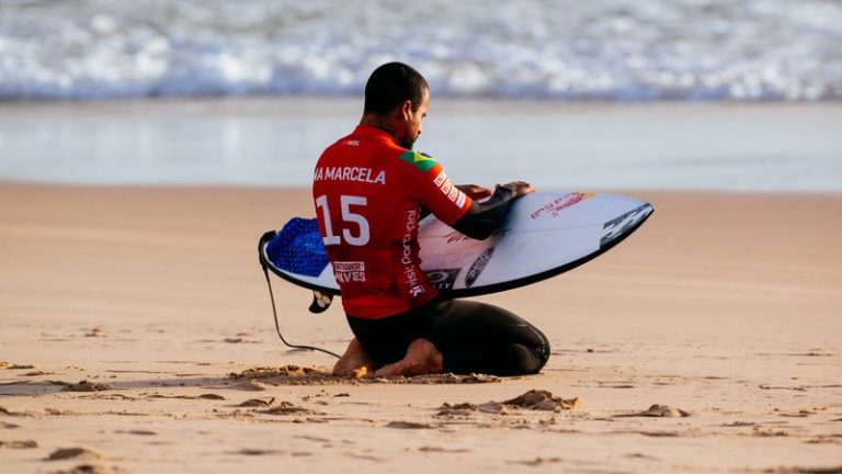 Potiguar Ítalo Ferreira é classificado em circuito mundial de surf que acontece em Portugal