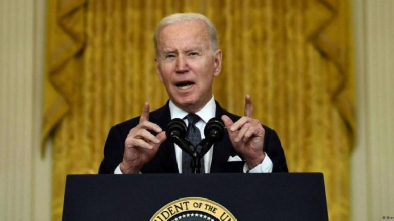 Biden chama Putin de “ditador assassino”