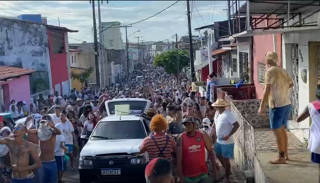 “Bloco dos Tornozelados” surpreende moradores da Zona Leste de Natal