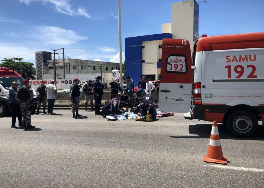 Motociclista passa mal, bate em mureta e morre na BR-101, na Zona Sul de Natal