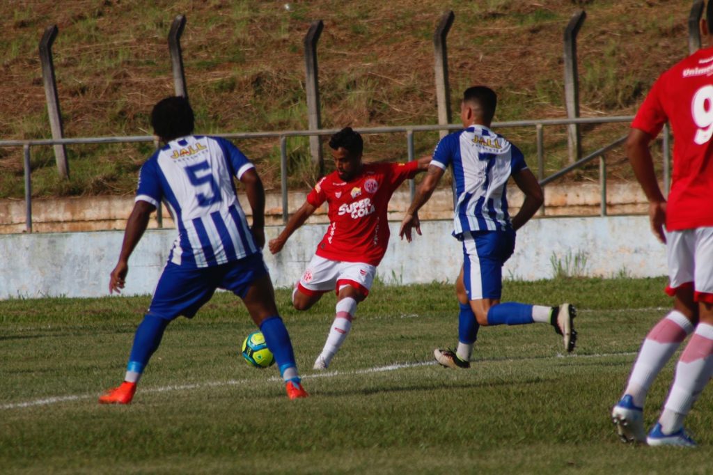 Série D: Em jogo de três expulsões, América e Crato não saem do 0x0 no Ceará