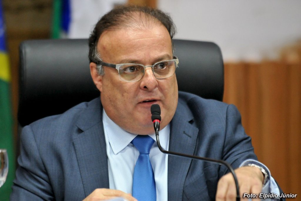 Paulinho Freire defende neutralidade e vai de PT