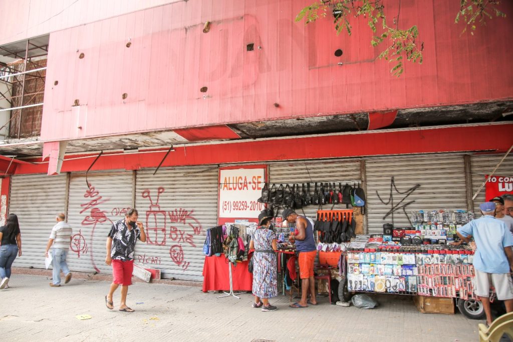 Lojistas abandonam comércio do Centro de Natal