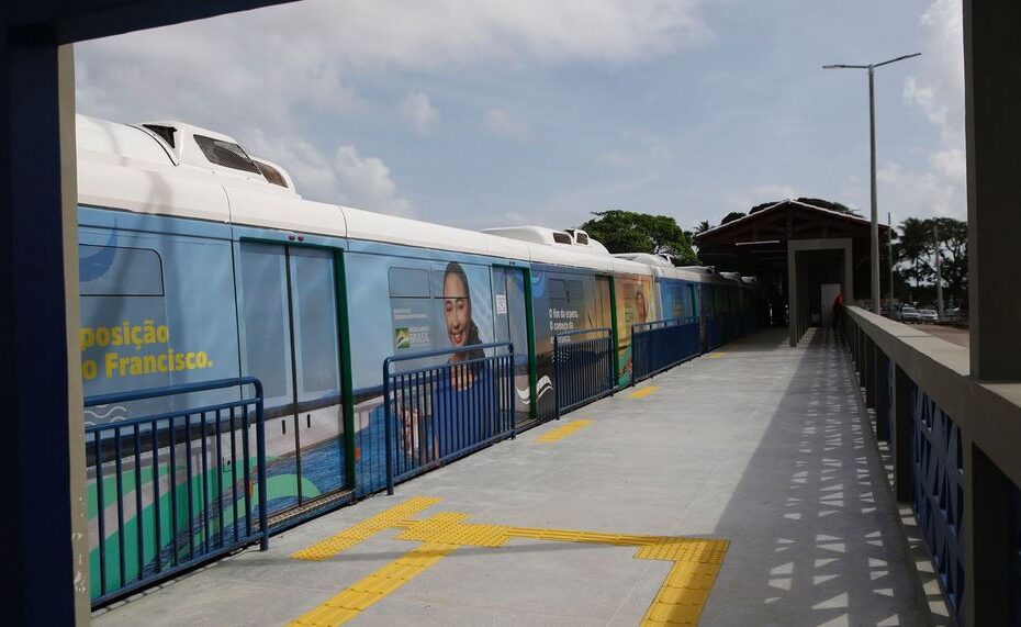 Estação de VLT inaugurada por Bolsonaro em Parnamirim será aberta ao público em maio