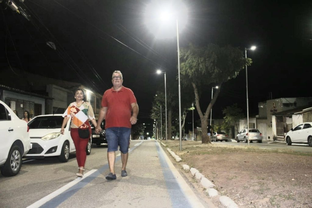 Bairro Nordeste, em Natal (RN), ganha alameda para caminhada com moderna iluminação