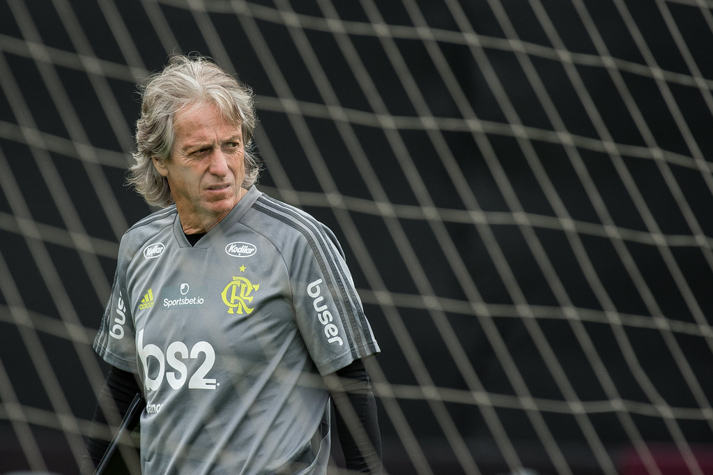 Com Flamengo em crise, Jorge Jesus atrasa negociação com clube europeu