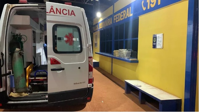 Ambulância que transportava bebê é apreendida com 64 tabletes de cocaína