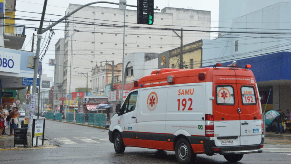 Paciente psiquiátrico foge de hospital dirigindo ambulância do Samu no RN