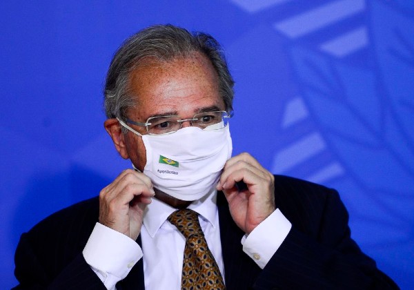 Guerra e pandemia são as causas da desvalorização do salário mínimo, diz Guedes