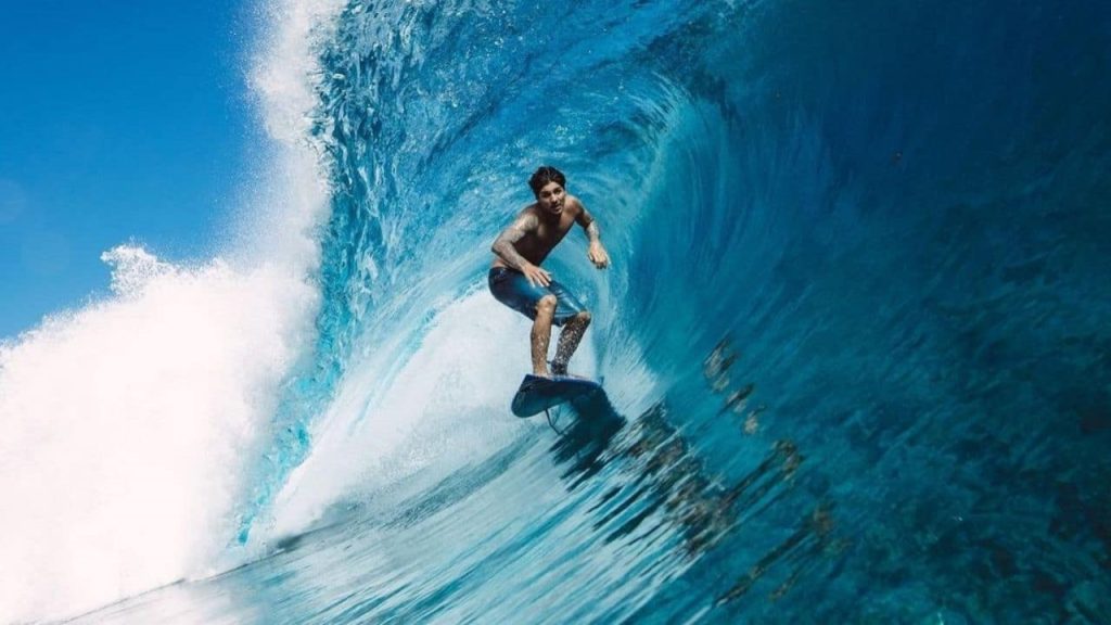 Após 8 meses parado, Gabriel Medina volta com vitória na Liga Mundial de Surf