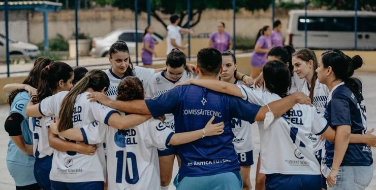 Insegurança faz time feminino de futsal suspender treinos