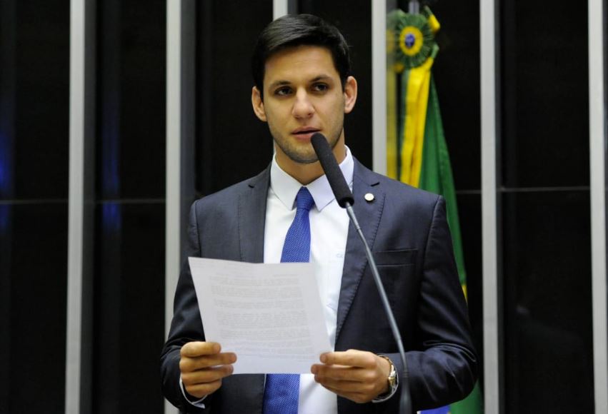 Inclusão do nome de Rafael Motta em pesquisas para Senado pode causar desconforto na chapa Fátima/Walter/Carlos Eduardo