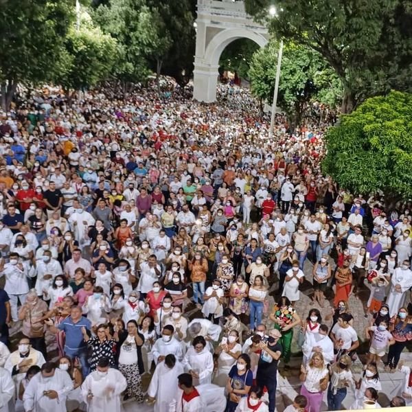 Muita gente na procissão e missa de Corpus Christi em Caicó