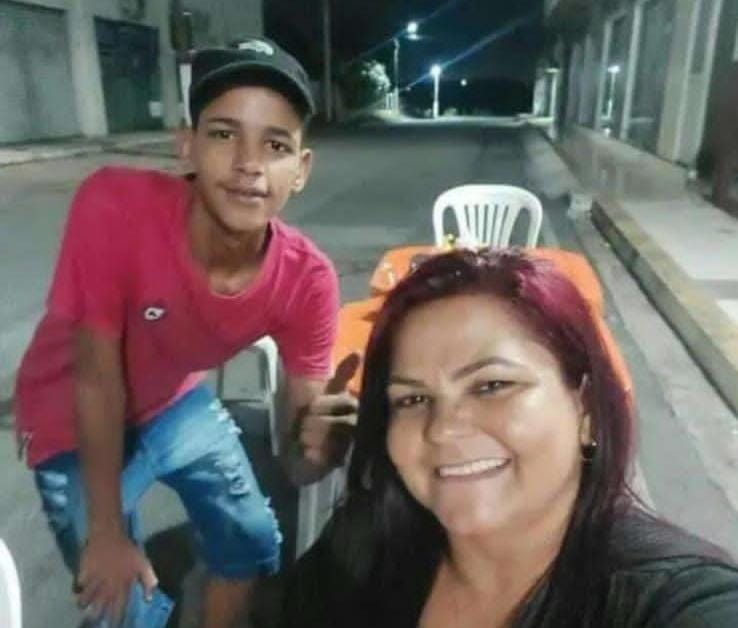 Mãe e filho morrem durante atentado em cidade do RN; outras três pessoas foram baleadas