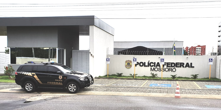 PF prende suspeito de armazenar e compartilhar imagens de abuso sexual infantil