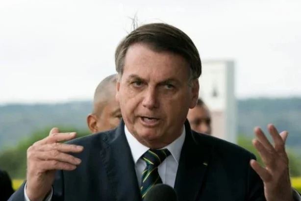 Política “Se o Lula for, eu vou junto”, diz Bolsonaro sobre debates no 1º turno