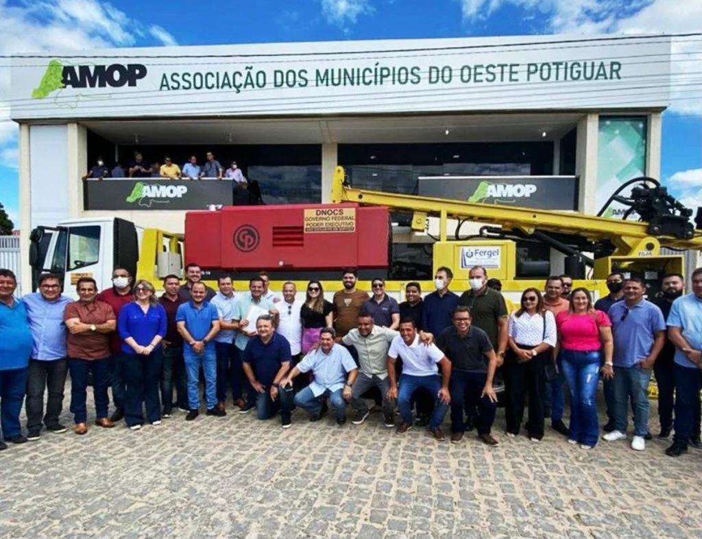 AMOP recebe Sonda Perfuratriz para os municípios do Oeste