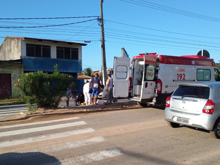 Acidente com motocicleta na Estrada da Redinha deixa mulher ferida e trânsito lento