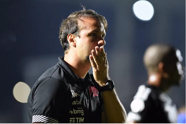 Maurício Souza não é mais técnico do Vasco