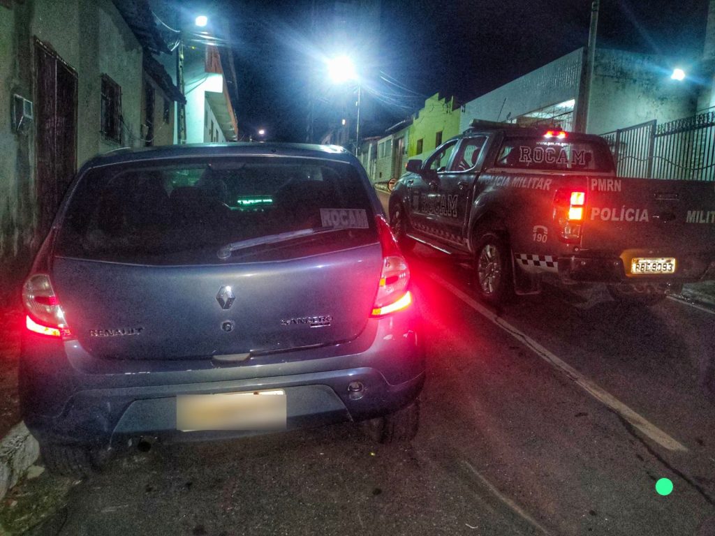 ROCAM recupera em Areia Preta um carro roubado momentos antes em Nova Parnamirim