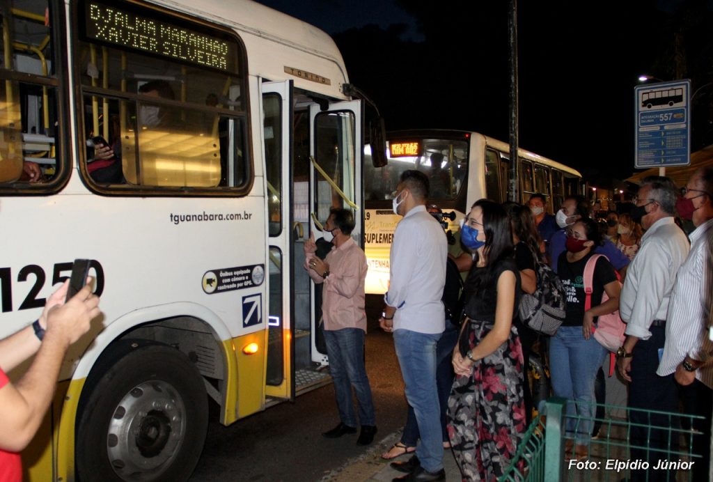 Bandidos armados tocam terror em trabalhadores durante arrastão a ônibus em Natal