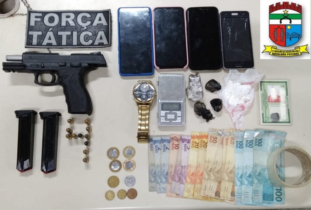 4º BPM apreendem arma de fogo, drogas, celulares, dinheiro e prendem suspeito no bairro Igapó