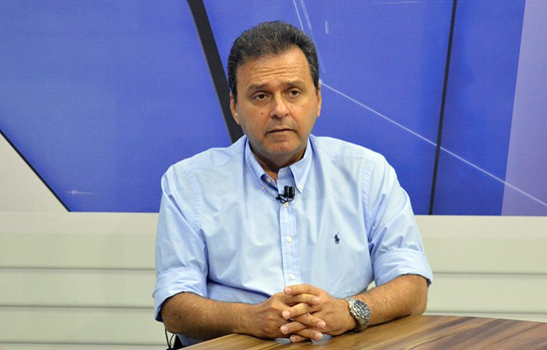 Juiz do TRE-RN manda Carlos Eduardo apagar propaganda irregular das redes sociais