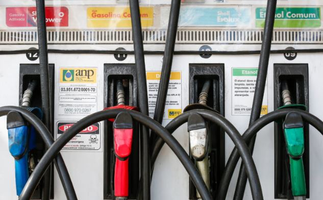 Preço da gasolina cai nos postos pela 3ª semana seguida, diz ANP