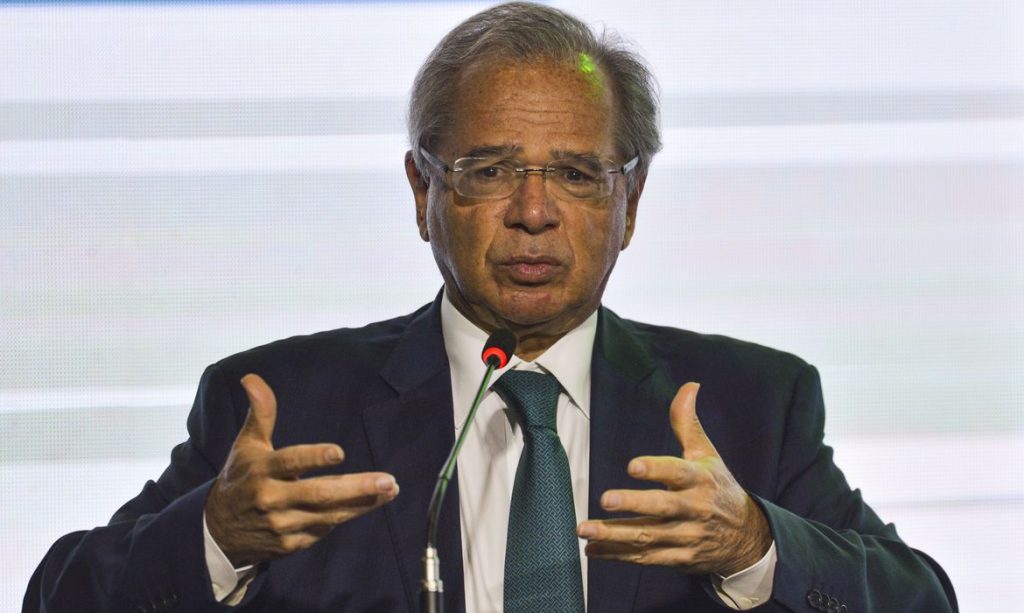 PIB cresceu o equivalente às projeções mais otimistas, diz Paulo Guedes