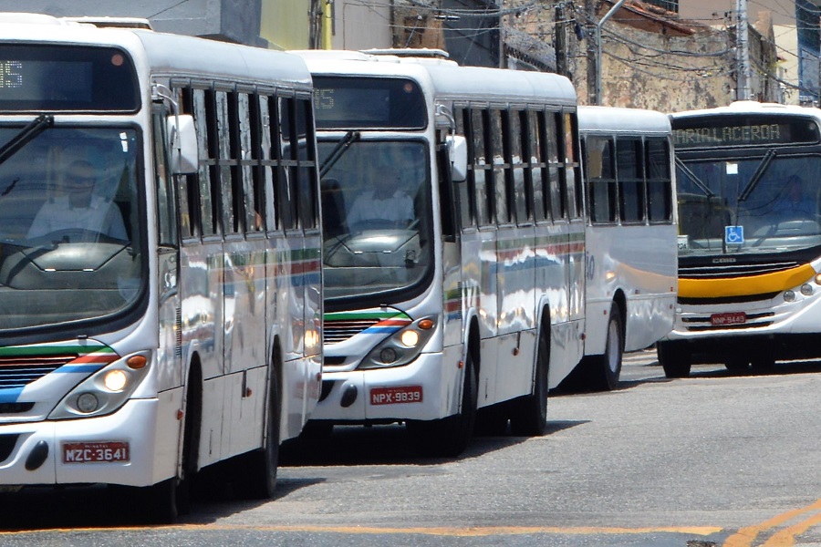 Ministro do STF autoriza transporte público gratuito no segundo turno