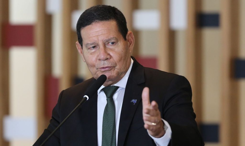 Mourão se reúne com Alckmin no Palácio do Planalto