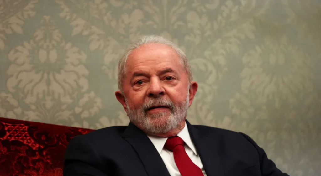 Política Lula chega a Brasília para destravar PEC do Estouro, costurar acordos com Congresso e definir ministros