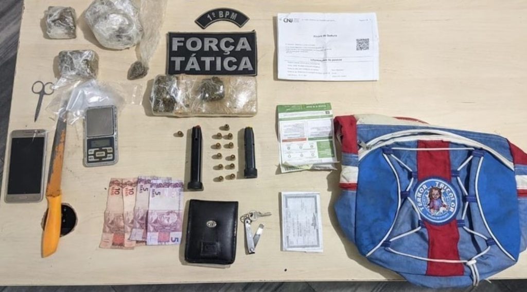 Policias prendem suspeito de tráfico de drogas no bairro Brasília Teimosa