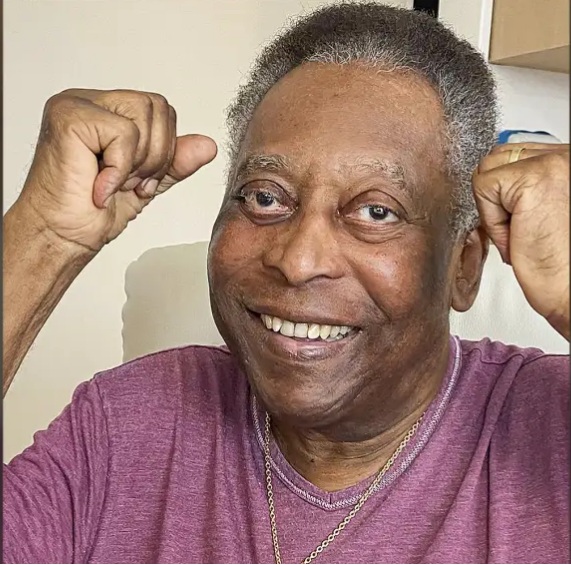 Filha de Pelé fala sobre estado de saúde do pai: ‘Não está dizendo adeus