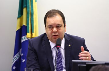 Centrão cobra fatura da PEC para Lula e pede ministérios com orçamento de R$ 70,6 bilhões em 2023