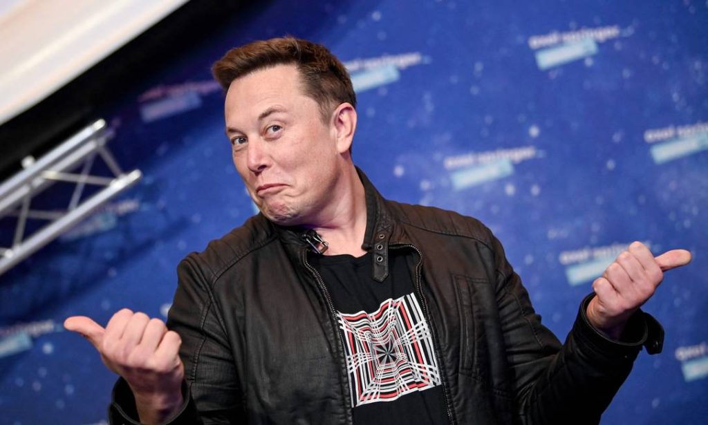 Elon Musk quer implantar chips cerebrais humanos em seis meses