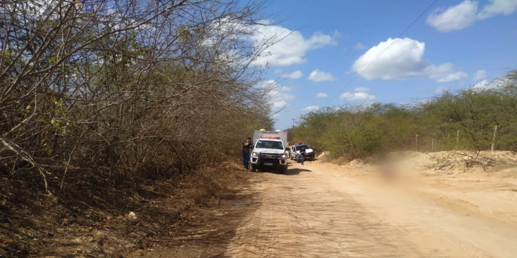 Adolescente raptado na madrugada é encontrado morto na Estrada da Raiz