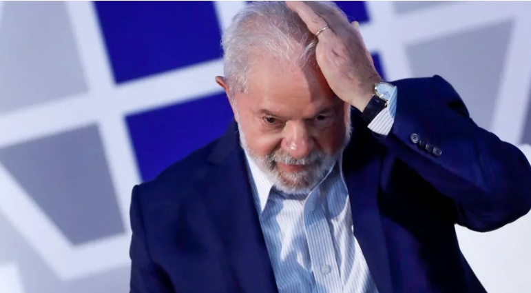 Lula só poderá mudar nome do Auxílio Brasil com lei