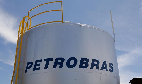 Extremistas tentam, sem sucesso, bloquear refinarias de petróleo