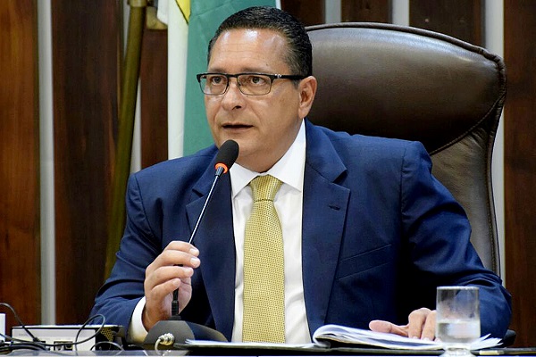 Ezequiel recebe novos deputados na Assembleia