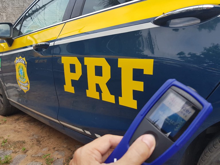 PRF prende dois homens por embriaguez ao volante na Grande Natal