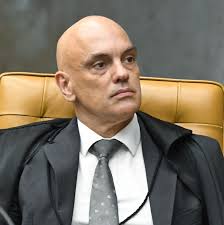 Moraes mantém 140 prisões e libera 60 pessoas após atos criminosos em Brasília