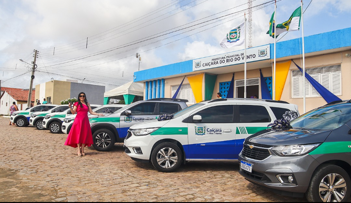 Prefeita Ceiça Lisboa entrega 7 carros 0km para Prefeitura de Caiçara do Rio do Vento adquiridos com recursos próprios