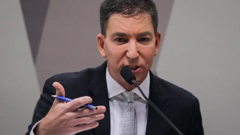 Glenn Greenwald é desafiado para debater decisões de Moraes e aceita