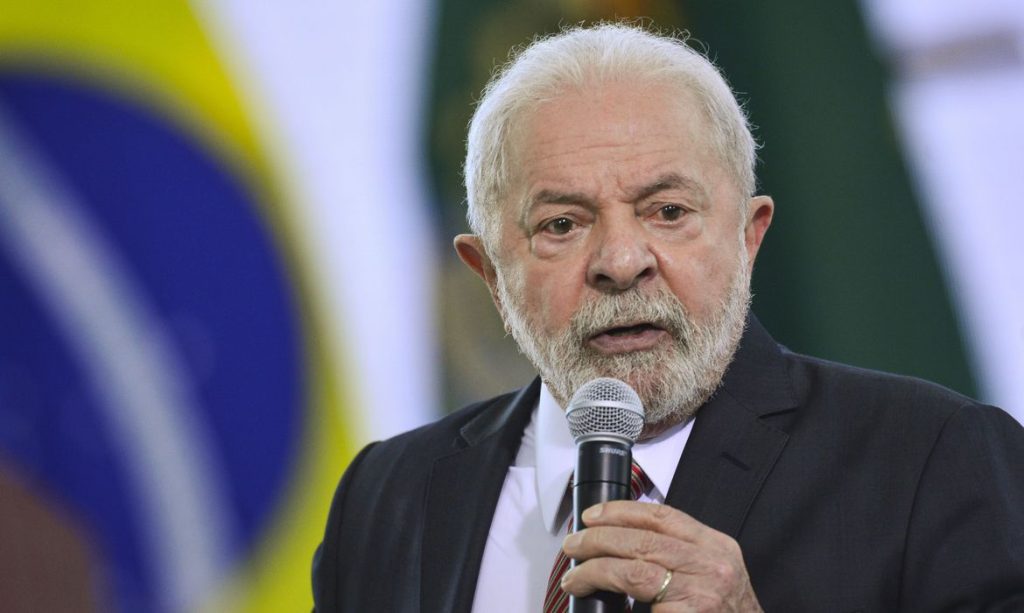 Lula esvazia militares e confirma delegado como chefe de sua segurança pessoal