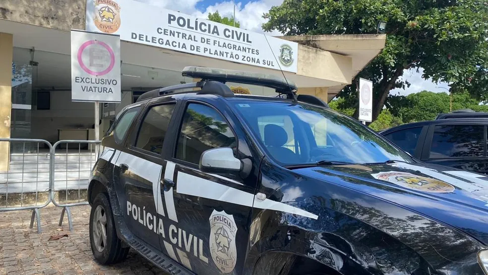 Polícia prende cinco pessoas por tráfico de drogas e encontra criança de dois anos em boca de fumo em Natal